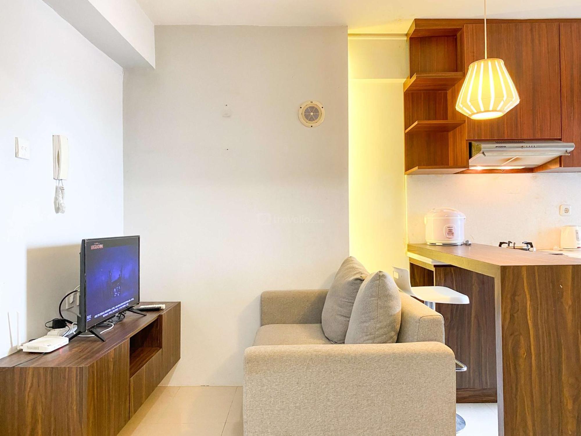 Appartement Good And Minimalist 1br At Bassura By Travelio