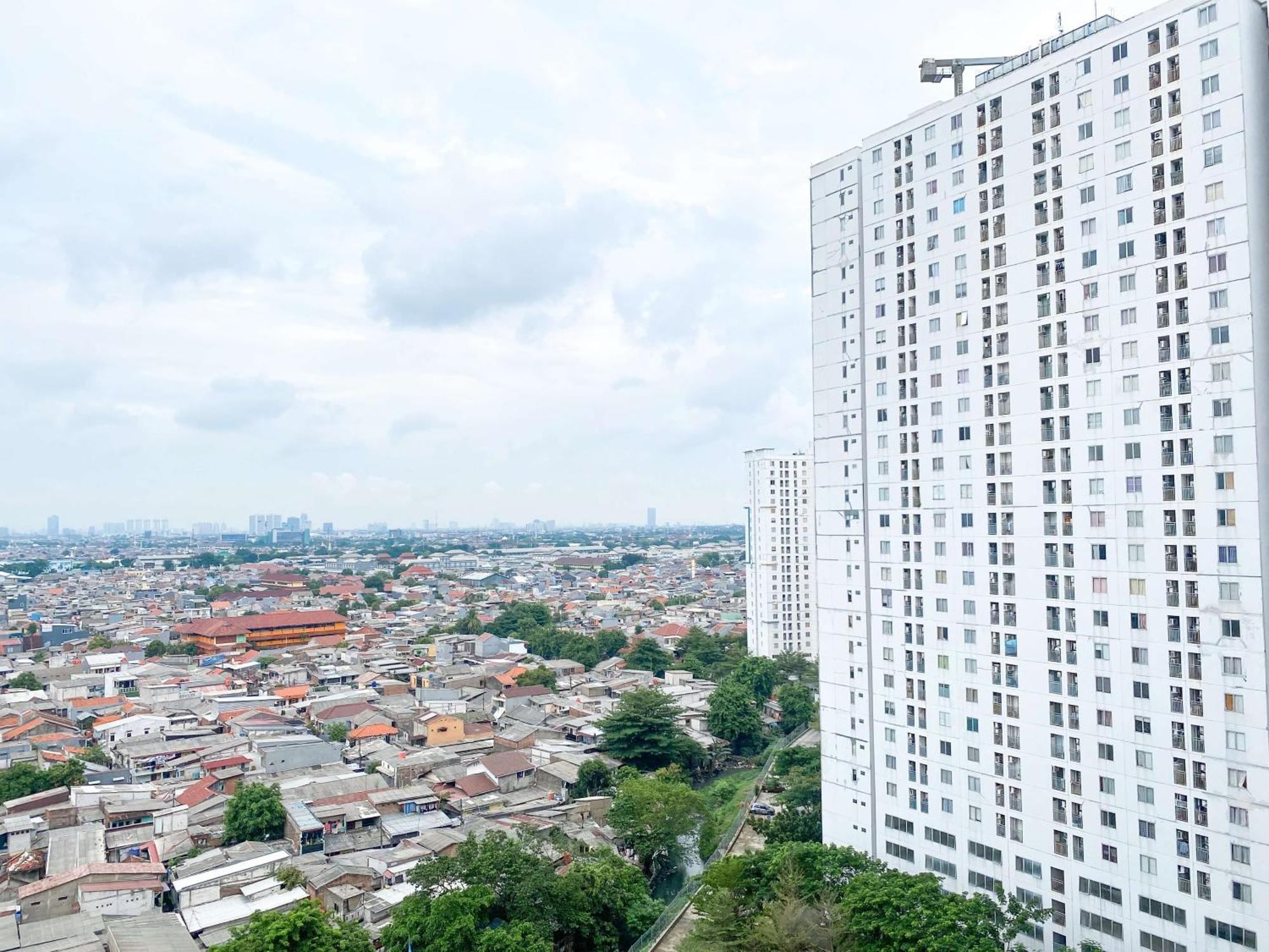 Good And Minimalist 1br At Bassura By Travelio Appartement