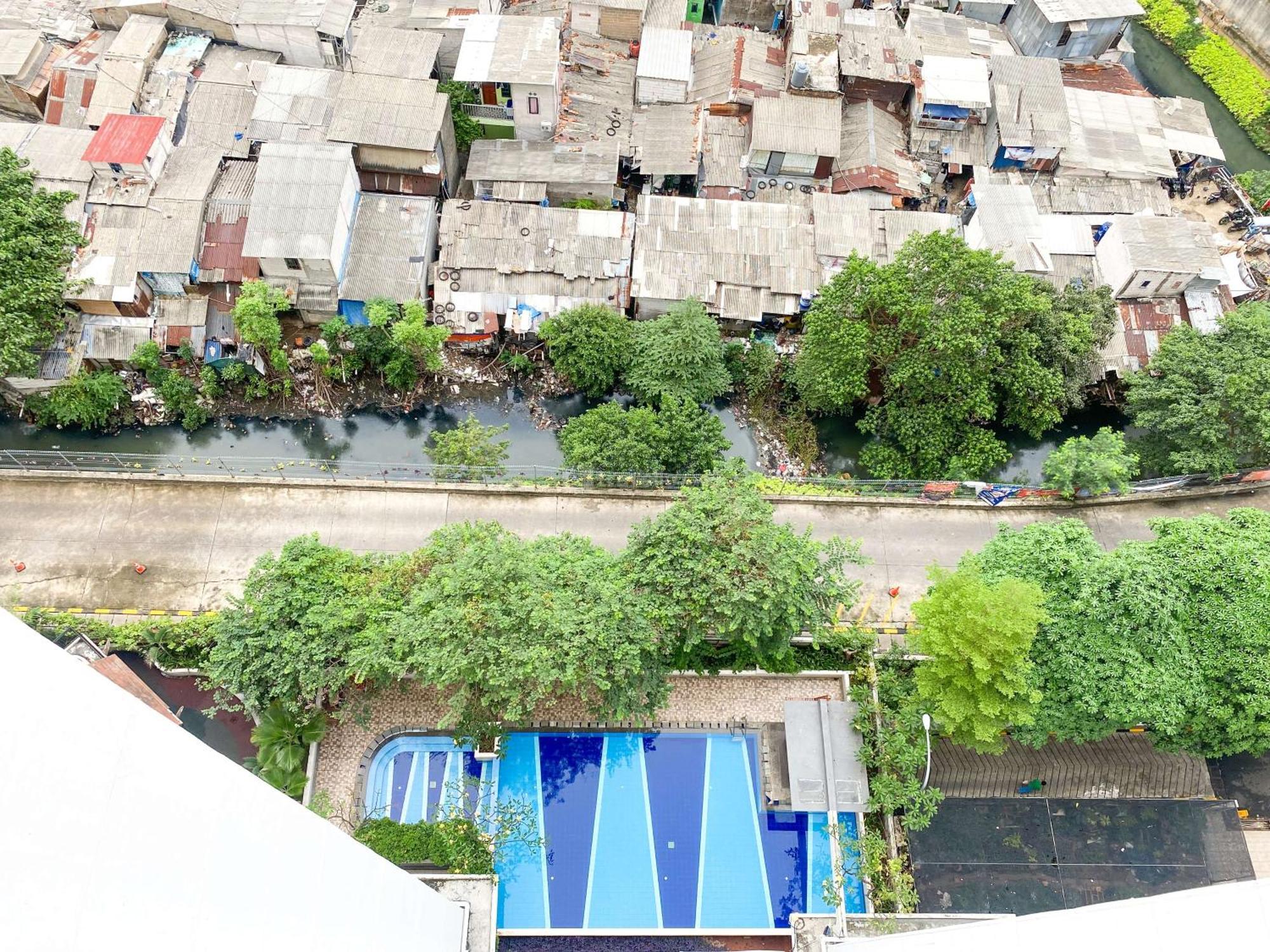 Pangsapuri Good And Minimalist 1br At Bassura By Travelio Jakarta